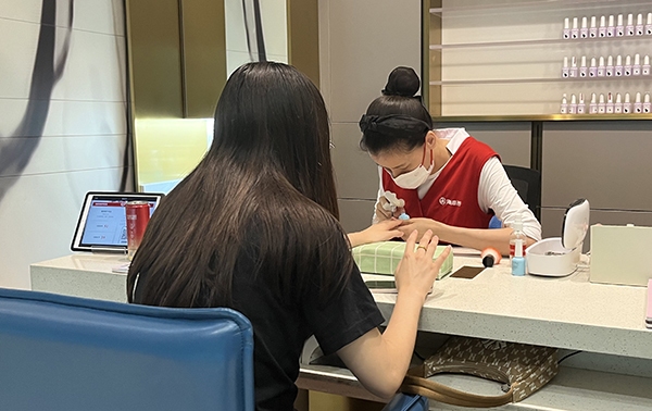 新品+“星”播，海底撈「新」意不停收獲增長好生意|餐飲界