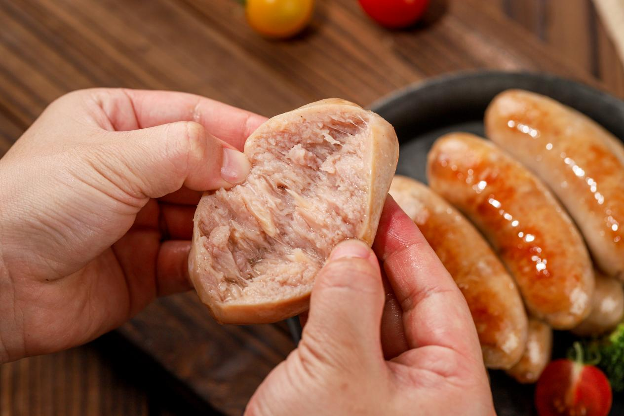 全網(wǎng)銷量第一、復(fù)購第一、口碑第一！風(fēng)靡吃貨界的皇家小虎究竟憑什么？|餐飲界