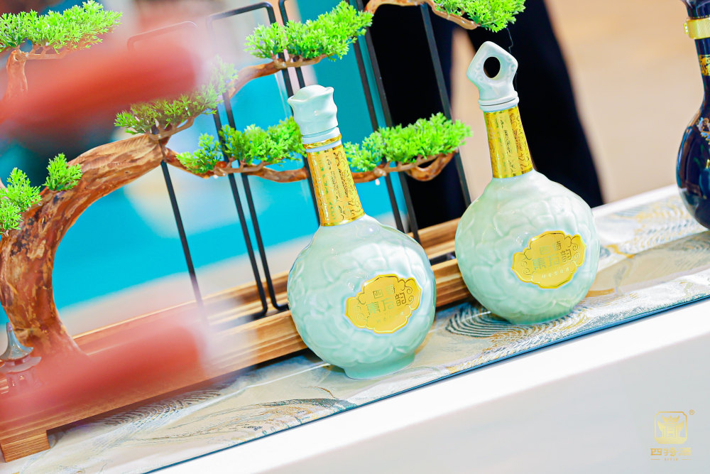 月滿佳節(jié)，香飄萬家，在四特酒中品中秋之味