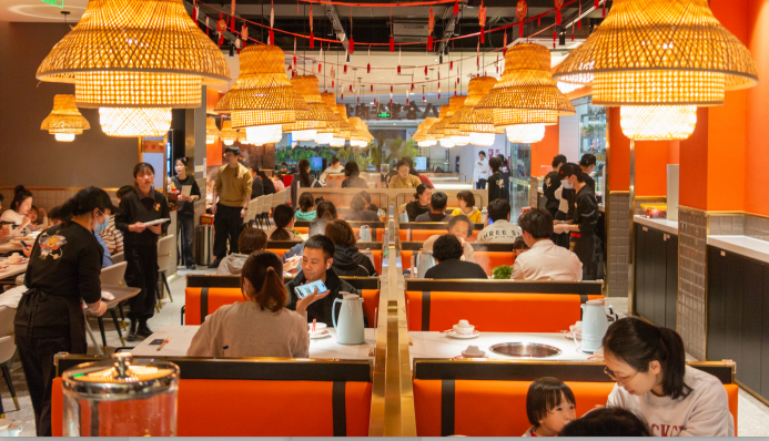 八合里66牛肉火鍋節(jié)出圈，吸引多地網(wǎng)友“組團(tuán)”喊話開店