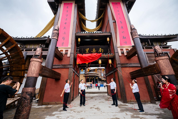 天天有廟會(huì)，周周有煙花，歡迎您來南岳里！|餐飲界