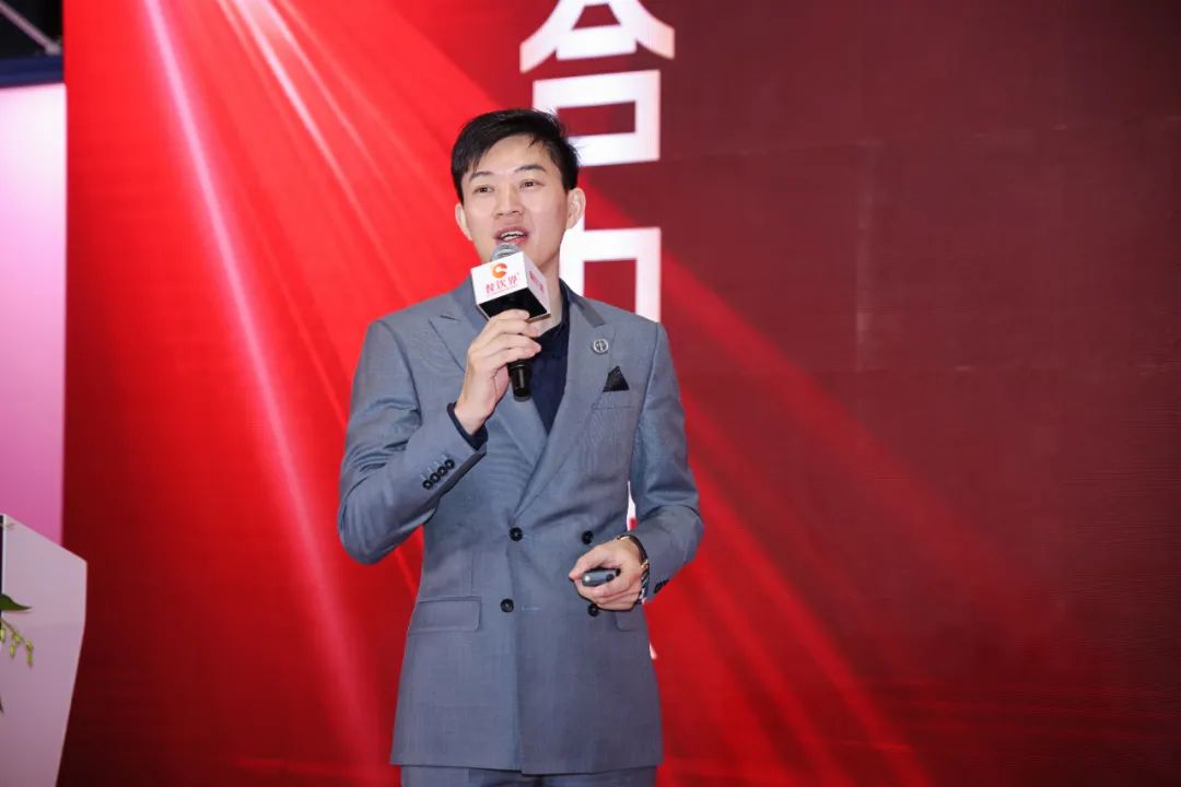 從30㎡粥鋪到1400+連鎖門(mén)店，曼玲粥如何用“一碗粥”破解內(nèi)卷密碼？|餐飲界