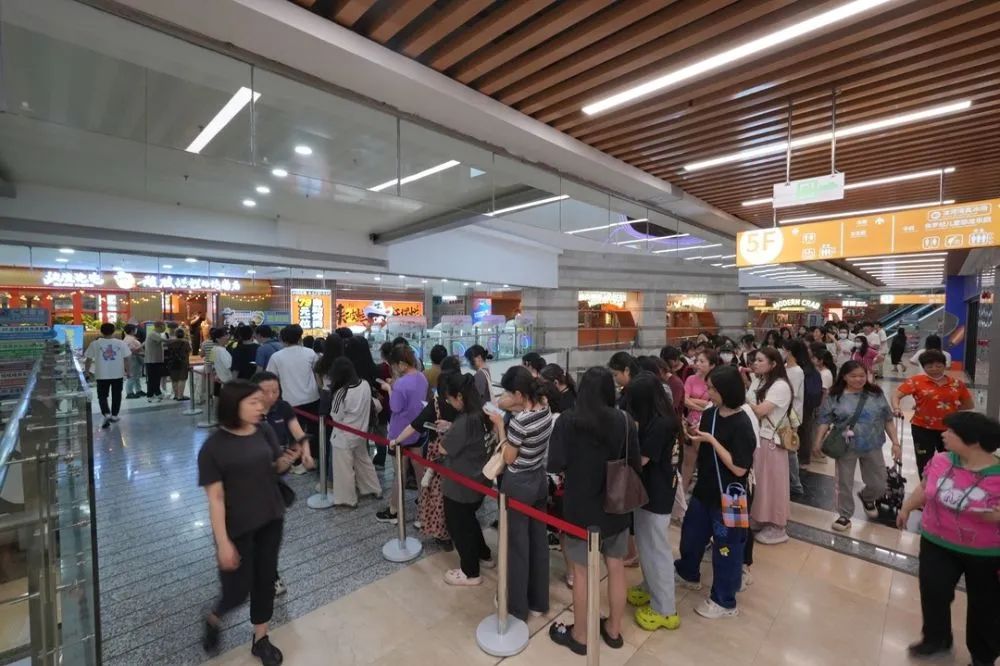 登頂熱搜，這家烤肉店憑何讓頂流商圈為之瘋狂？