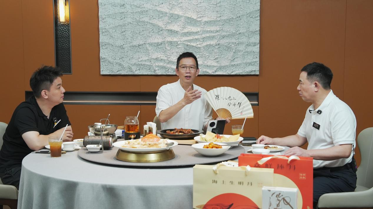 吳曉波探店徐記海鮮：在5萬億餐飲紅海中，讀懂“難而正確”的長期主義