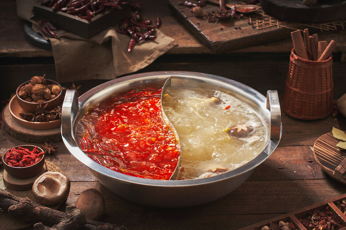 季季紅火鍋強(qiáng)勢登頂！香辣火鍋領(lǐng)導(dǎo)品牌和銷量第一打響春節(jié)前哨戰(zhàn)