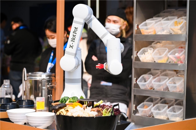 沸點(diǎn)計(jì)劃憑借具身智能打破邊界，闖入“科技消費(fèi)”新賽道|餐飲界