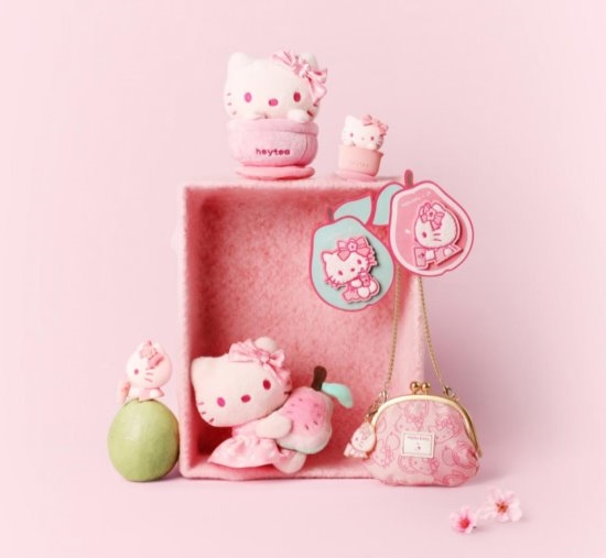Hello Kitty×喜茶再度聯(lián)名，用新品櫻花芭樂白桃特調(diào)一杯春天|餐飲界